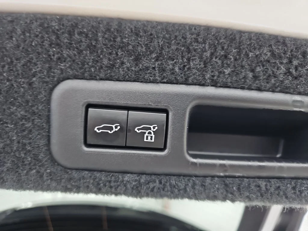Certified Used 2022 White Lexus 450h image 12