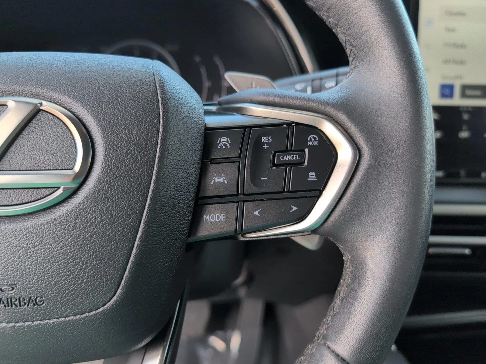 Used 2023 Iridium Lexus RX 350 Luxury image 25