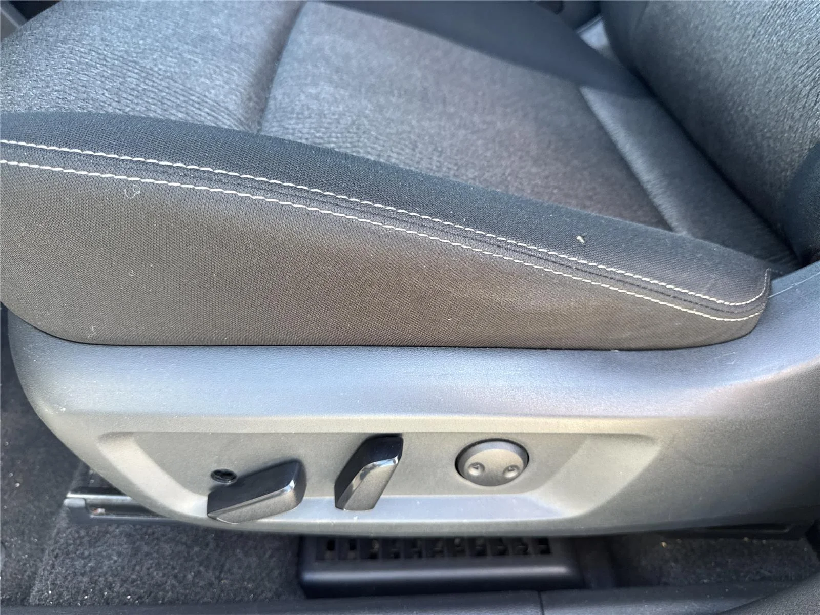 Used 2024 Gun Metallic Nissan SV image 12