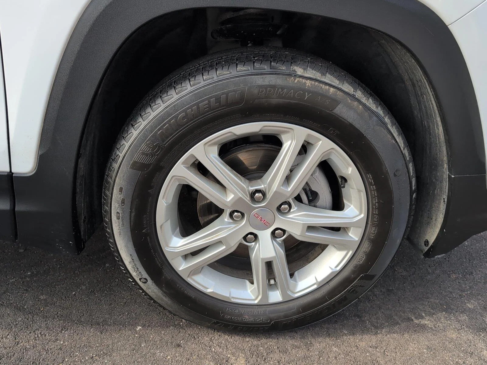 Used 2024 Summit White GMC SLE image 40