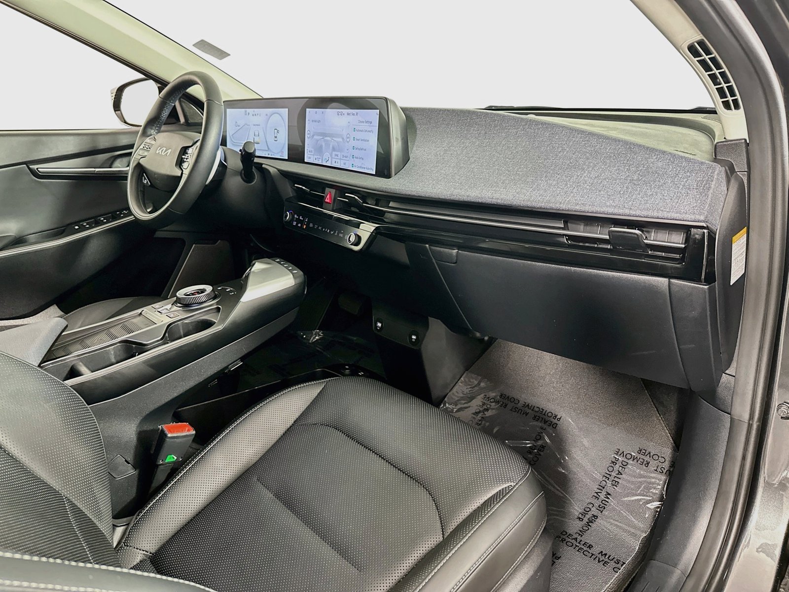 Used 2023 Interstellar Gray Kia Wind image 30