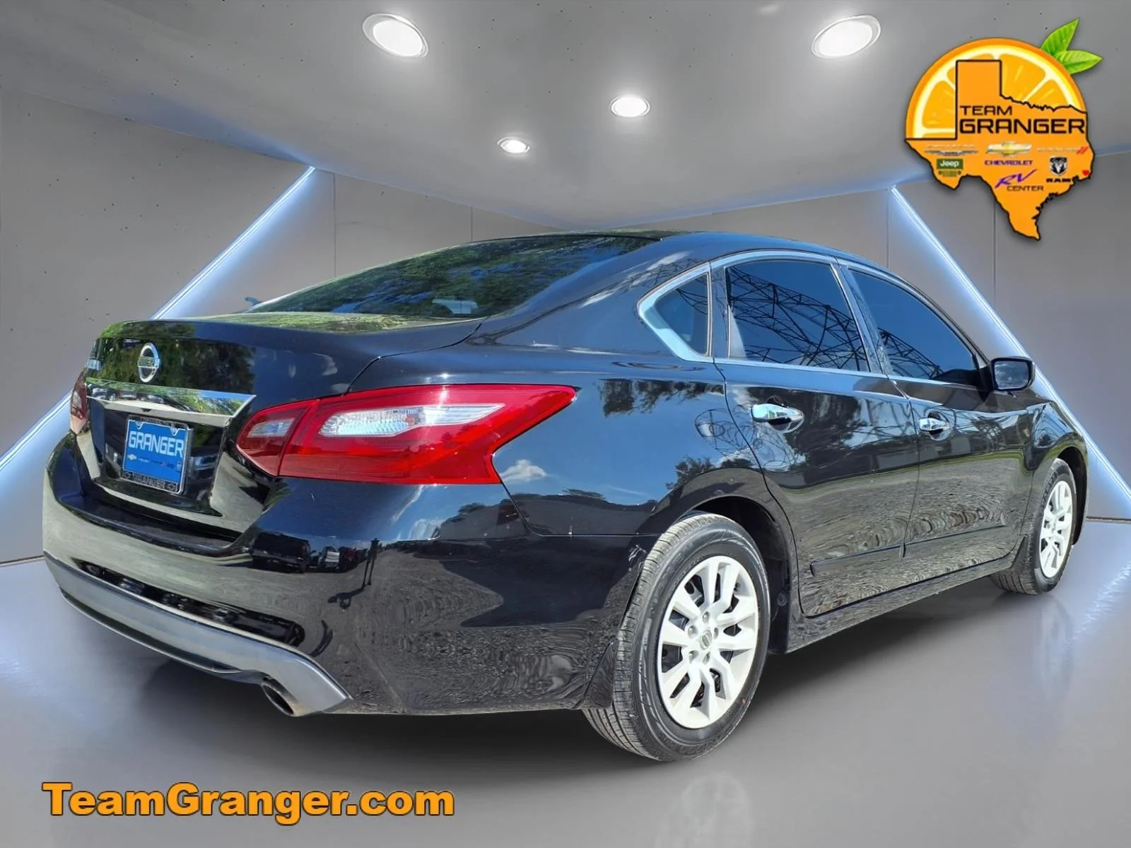 Used 2018 Nissan Altima S with VIN 1N4AL3AP8JC225331 for sale in Orange, TX