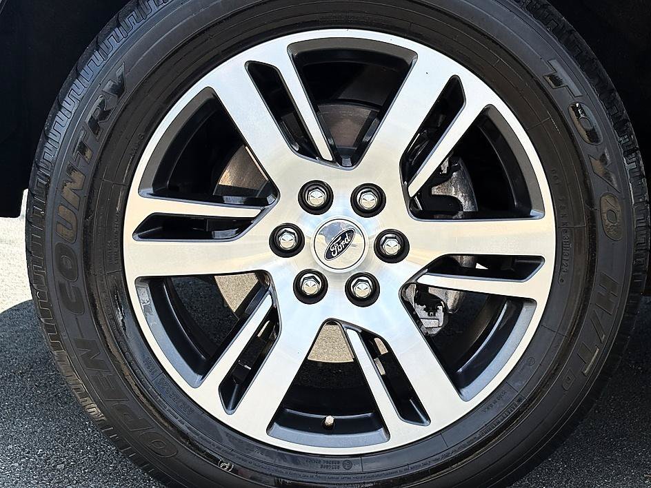 Used 2024 Gray Metallic Ford XLT image 8