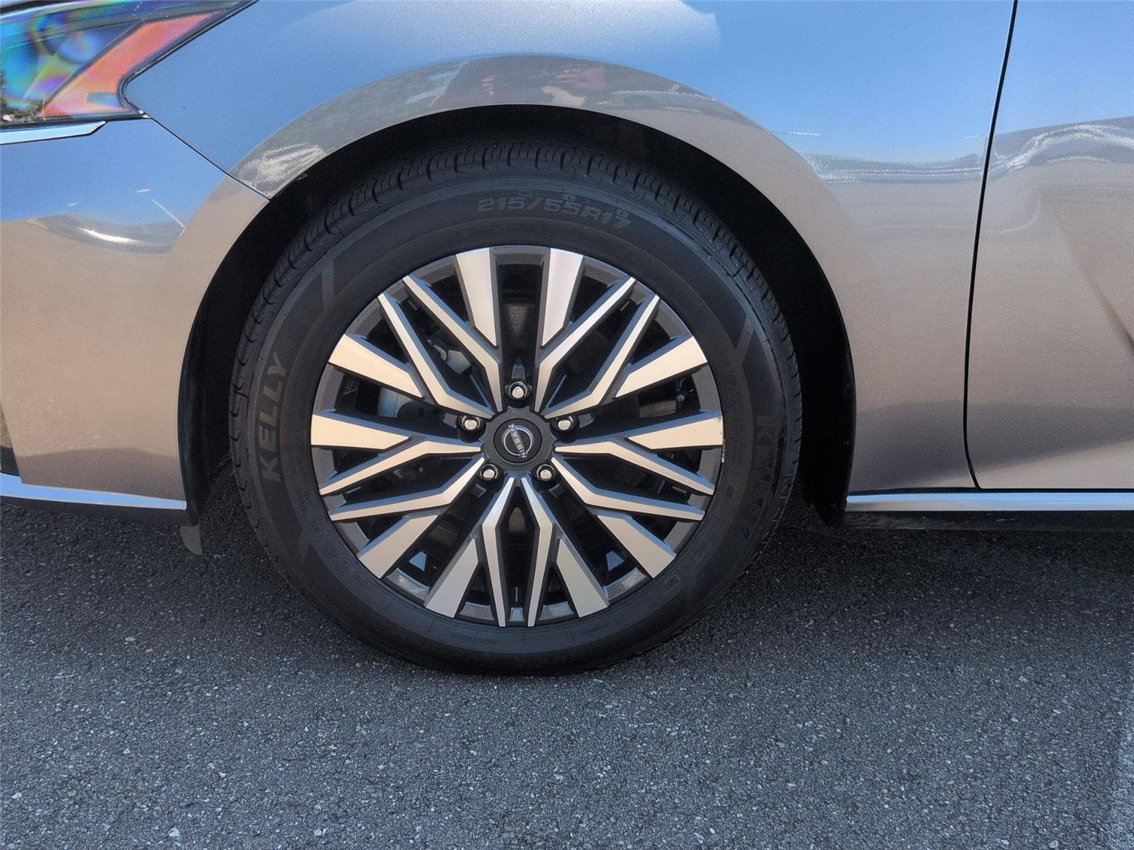 Used 2024 Gun Metallic Nissan 2.5 SV image 10
