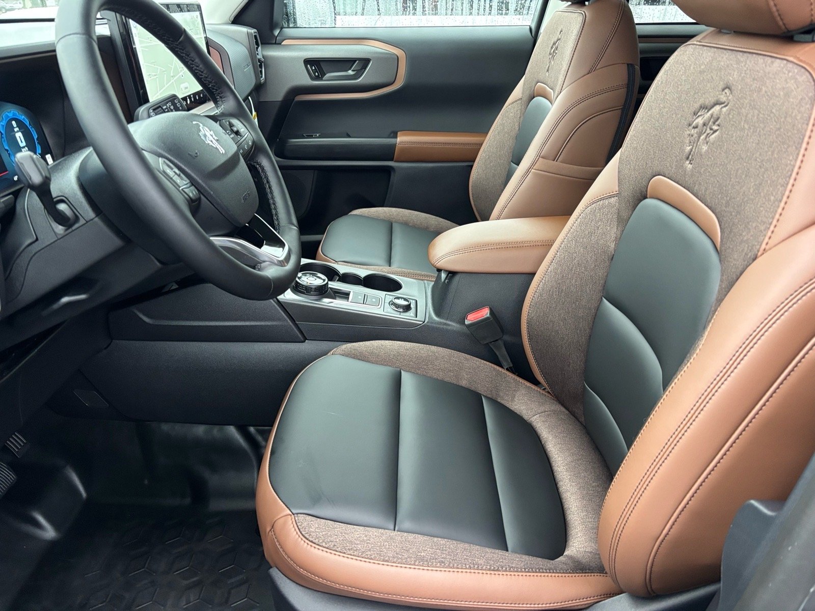 New 2025 Carbonized Gray Metallic Ford Outer Banks® image 9