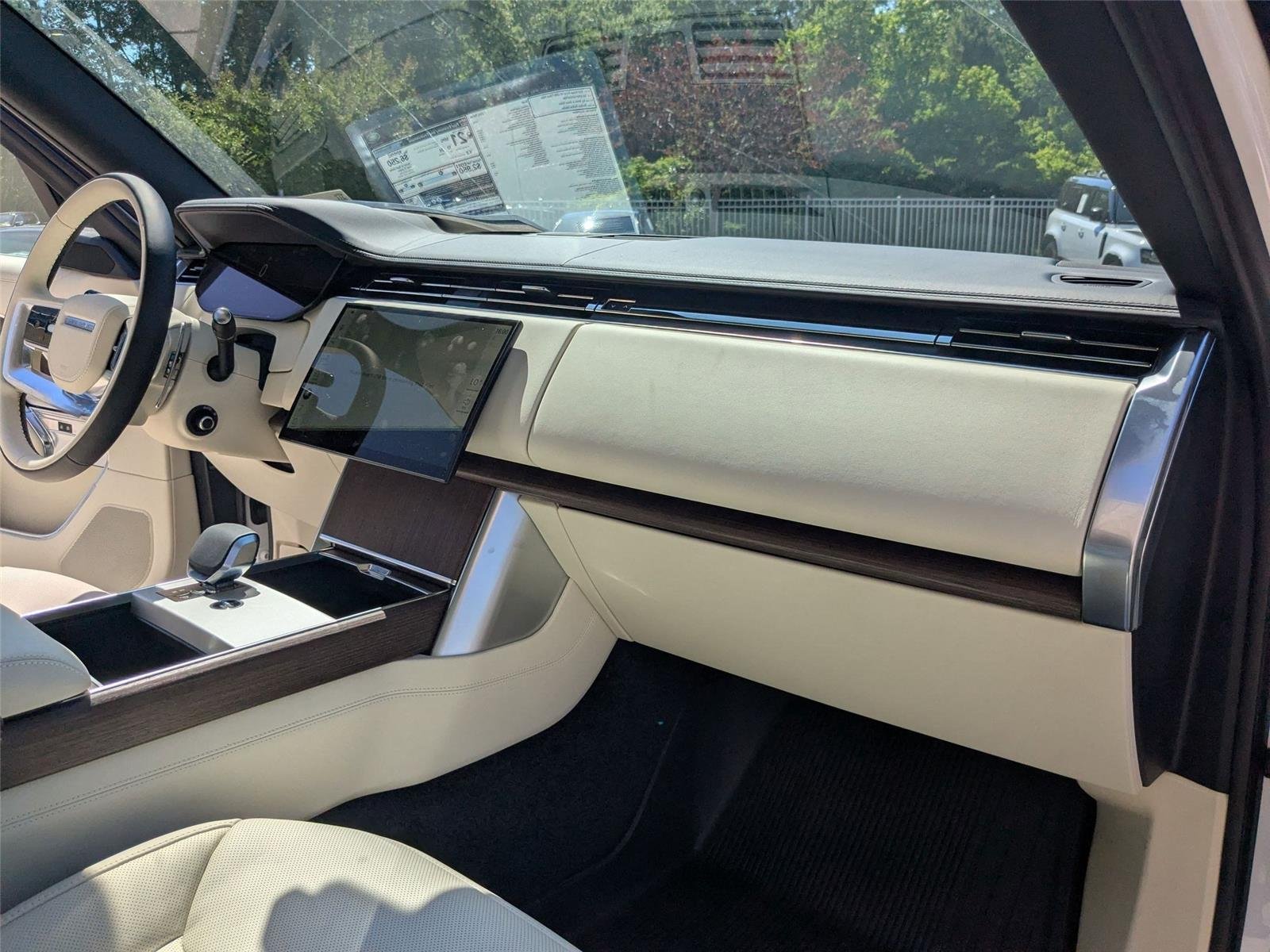 New 2026 Icy White Land Rover SE image 33