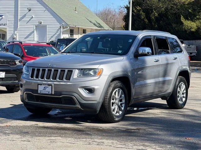 Used 2015 Silver Jeep Limited image 8