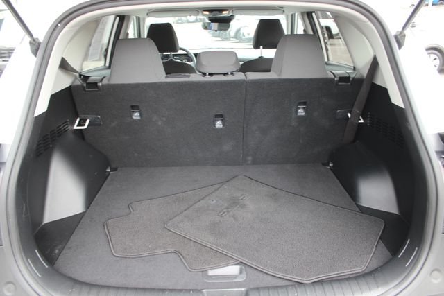 Used 2024 White Kia LX image 7