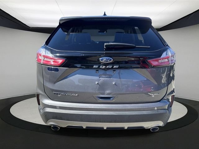 2023 Ford Edge Titanium photo 2