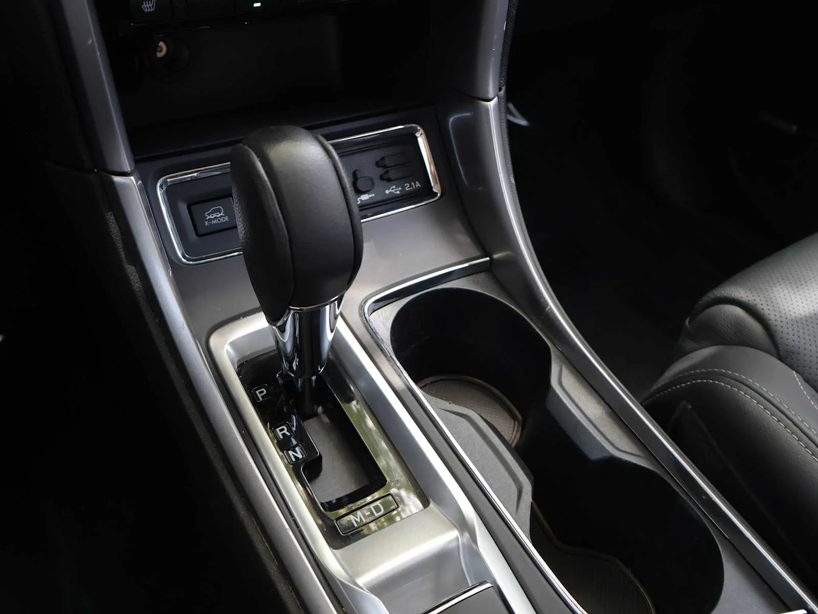 Used 2020 Ice Silver Metallic Subaru Limited image 21