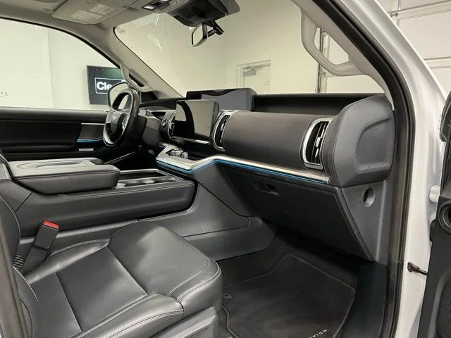 Used 2025 White Ford Platinum image 54