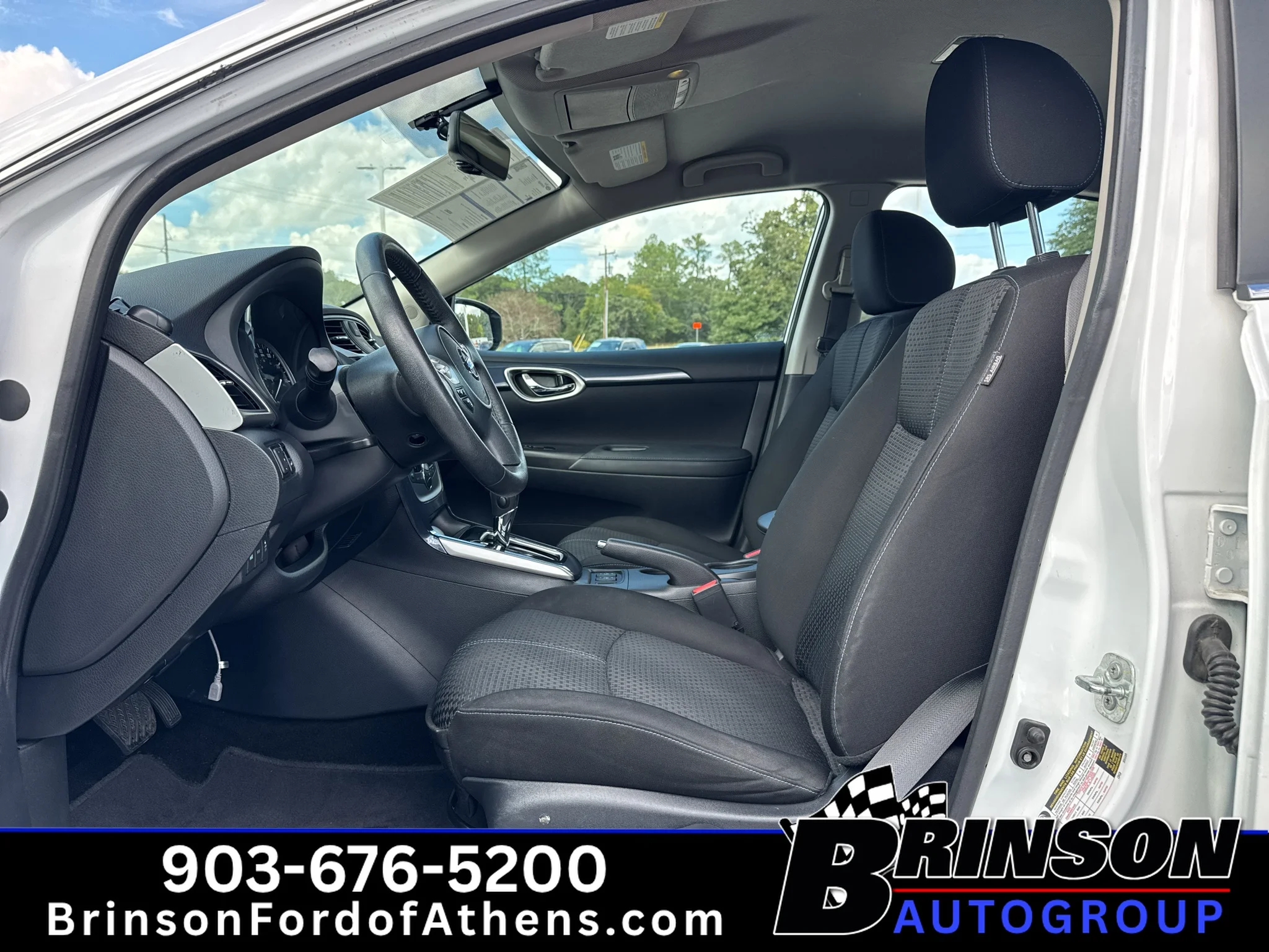 Certified Used 2018 Aspen White Nissan SR image 14