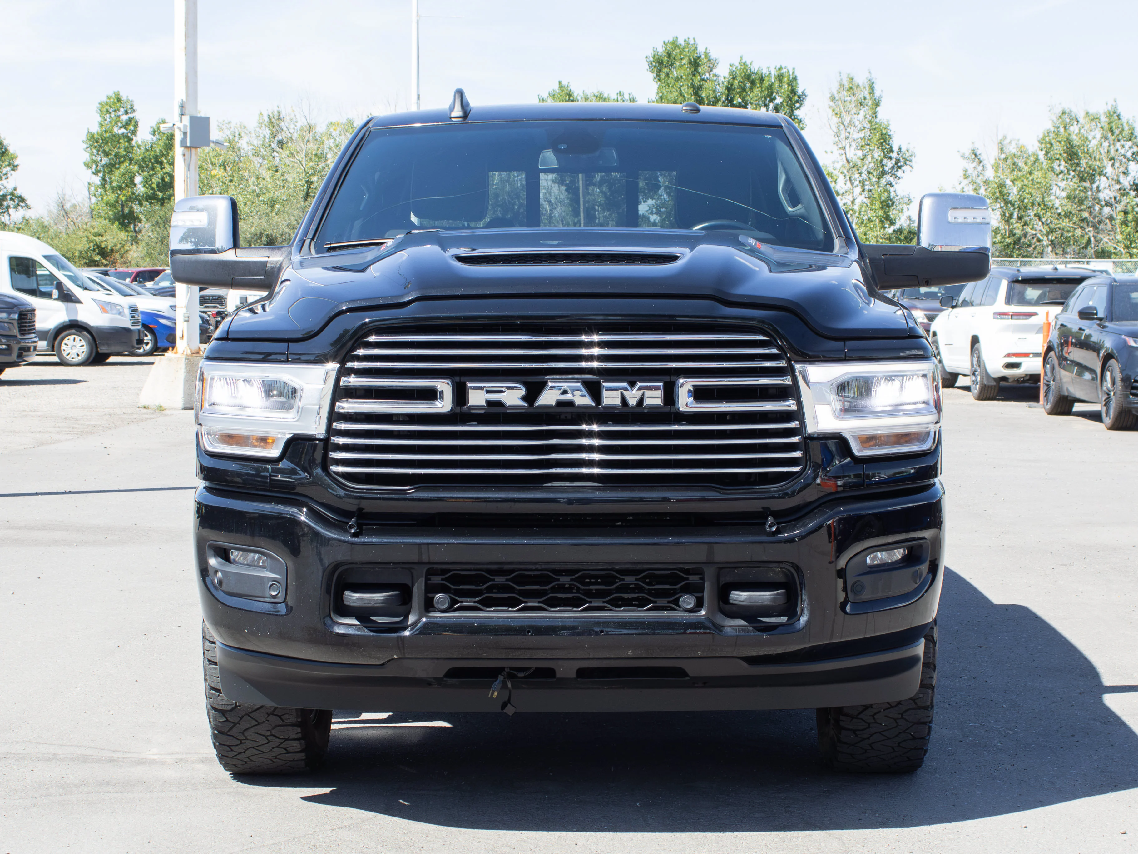 Used 2023 Black RAM Laramie* 4x4 | Heated & Ventilated Leather Seats | 12 Touchscreen | 5th Wheel Prep image 9