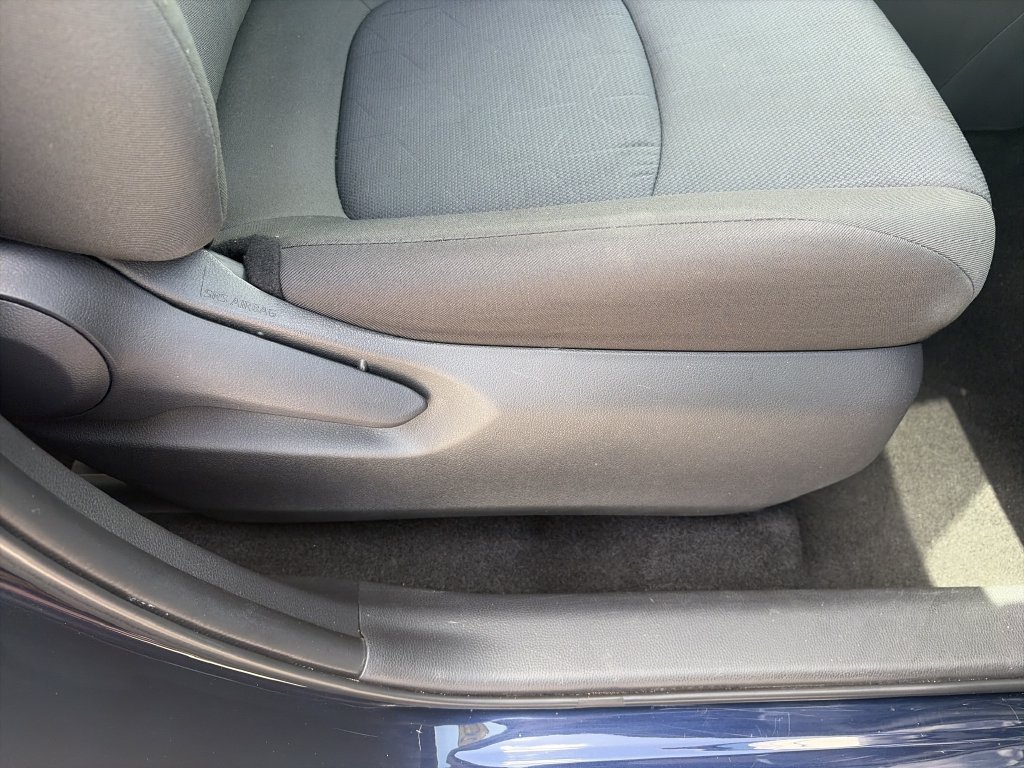 Used 2025  Toyota XLE image 32