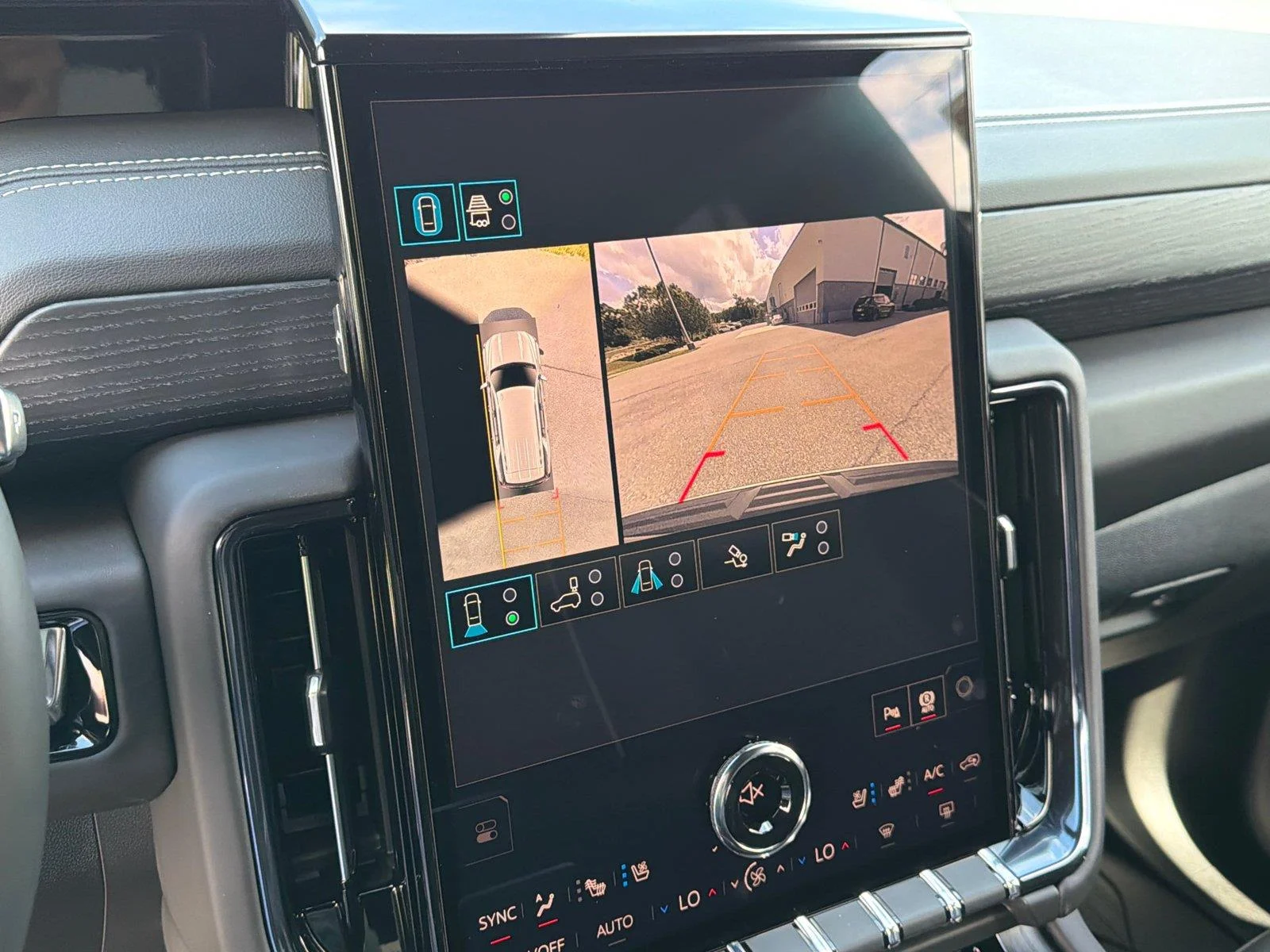 2026 GMC Yukon AT4 Ultimate - Photo 23