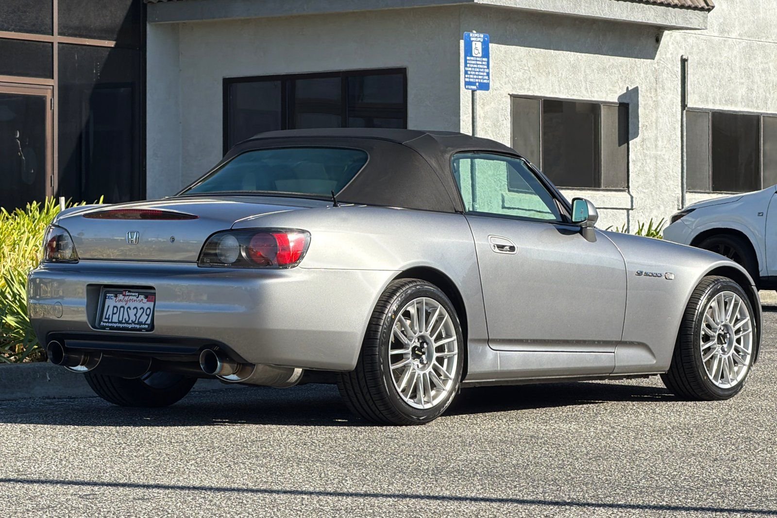 Used 2001  Honda Base image 4