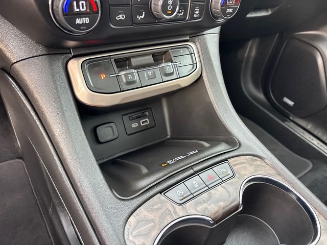 Used 2022 Black GMC Denali image 27