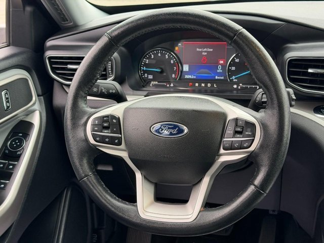 Used 2023 Black Ford XLT image 15