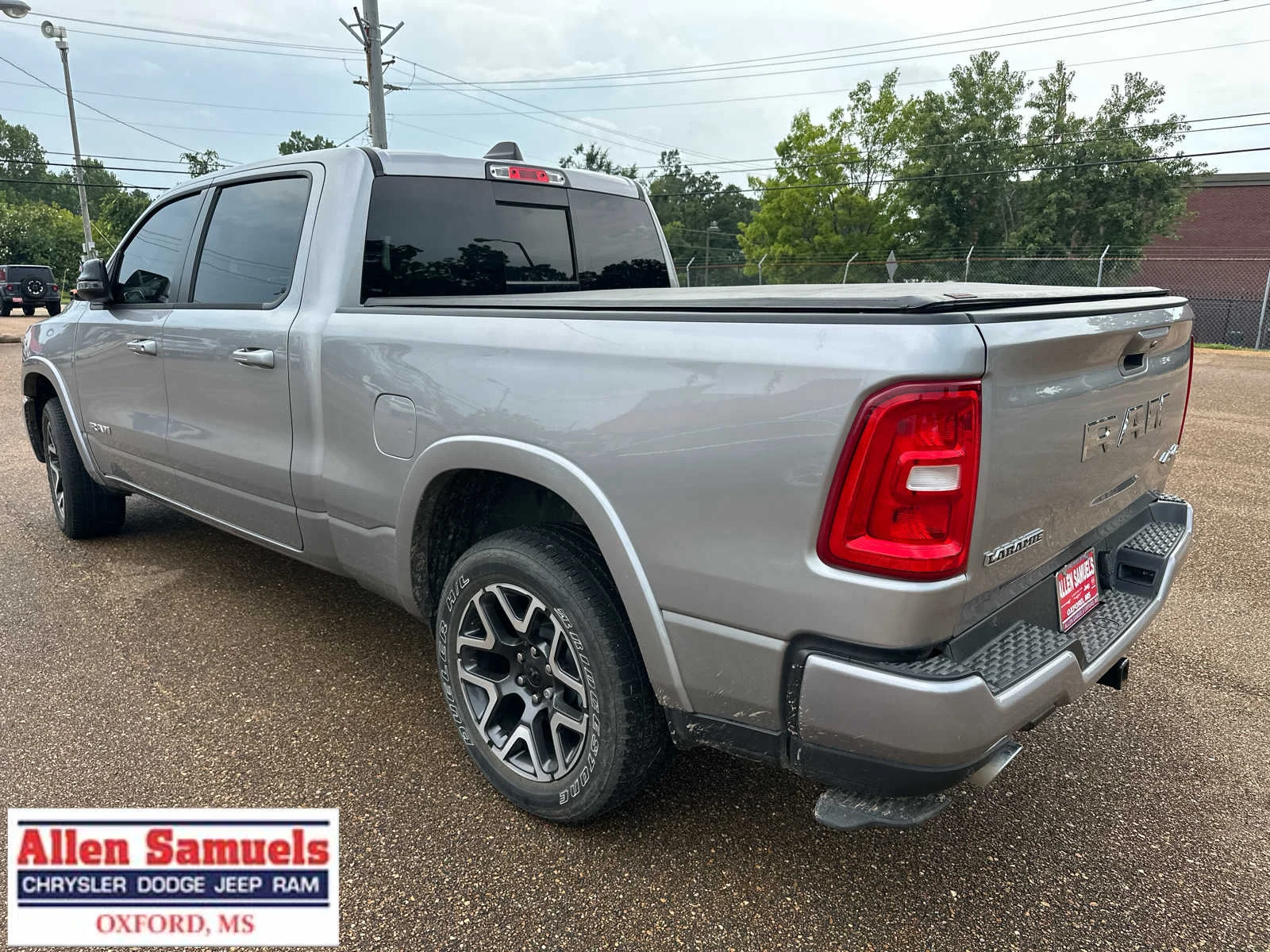 Certified Used 2025 Billet Silver Metallic Clearcoat Ram Laramie image 5