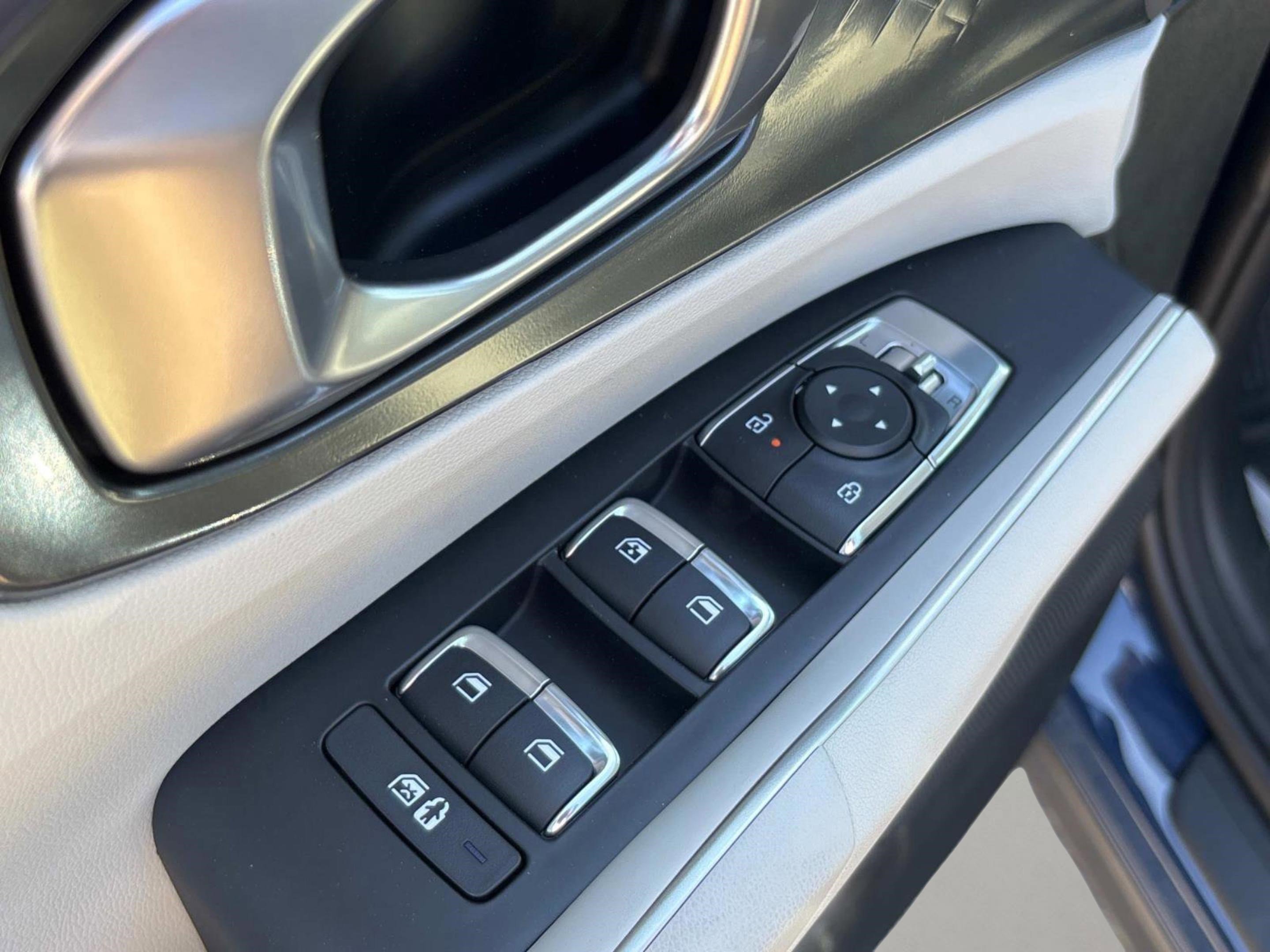2025 Kia Sorento S - Photo 21