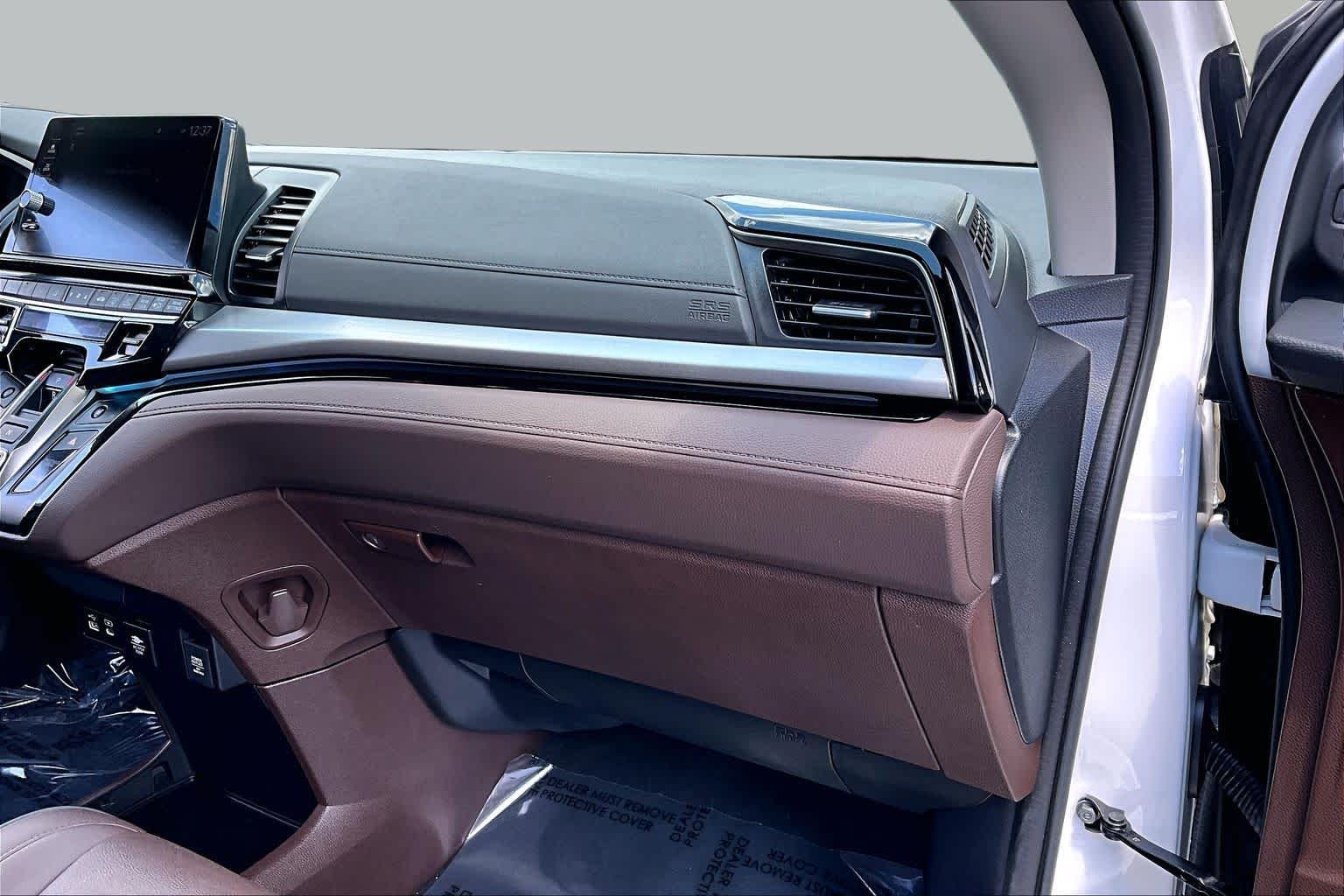 Used 2025 Platinum White Pearl Honda Touring image 19