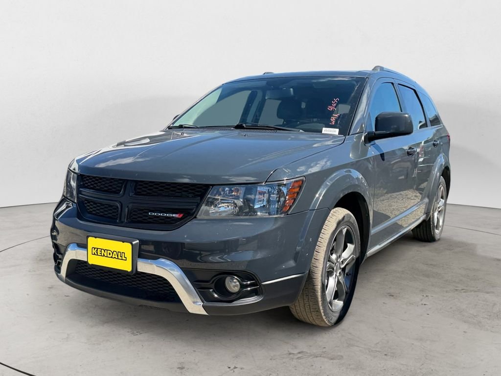 Used 2017 Gray Dodge Crossroad image 1