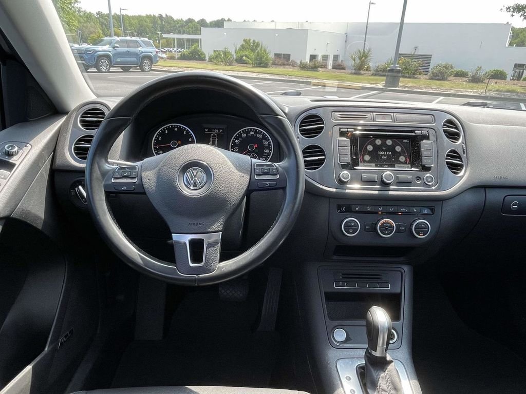 Used 2015 Gray Volkswagen SEL image 16