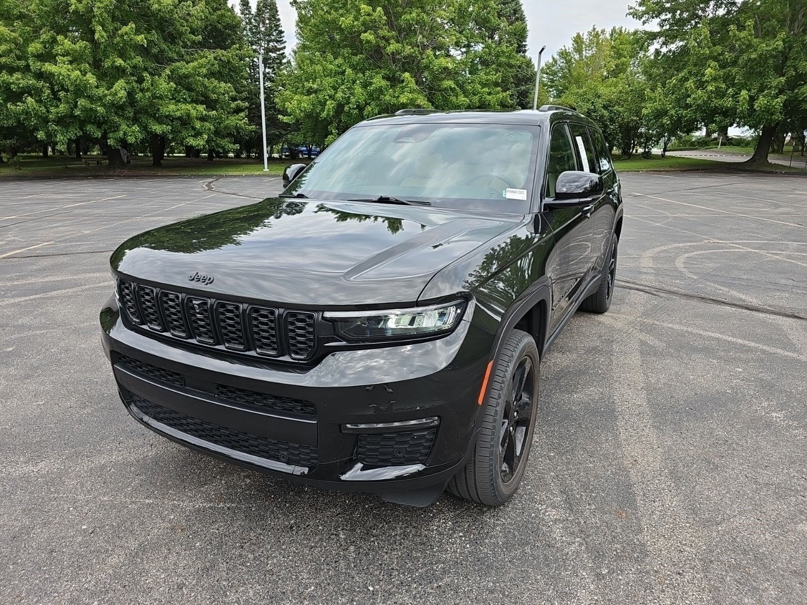 Certified Used 2023 Rocky Mountain Pearlcoat Jeep Limited image 2