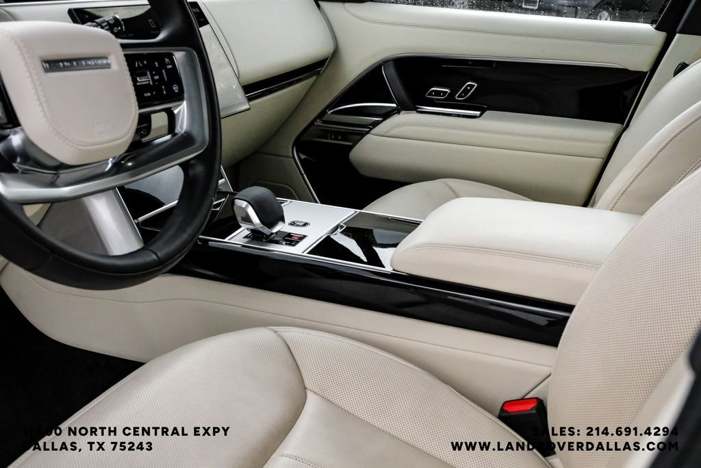 Used 2025 Black Land Rover SE image 25