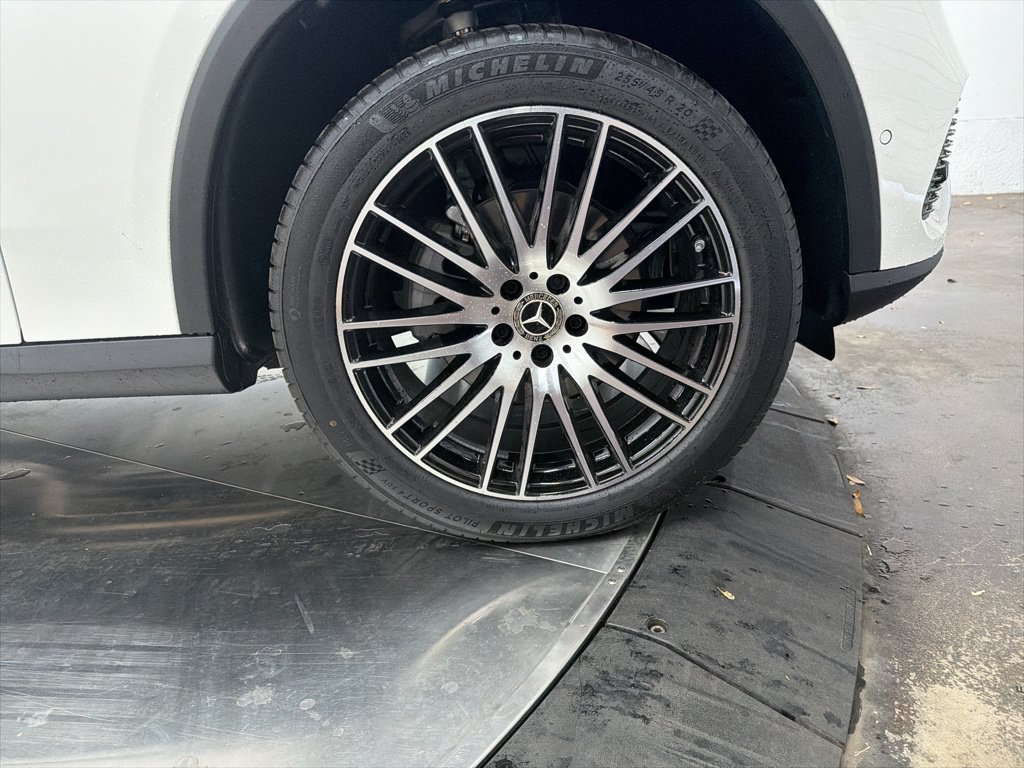 Certified Used 2026 White Mercedes-Benz GLC 300 image 10