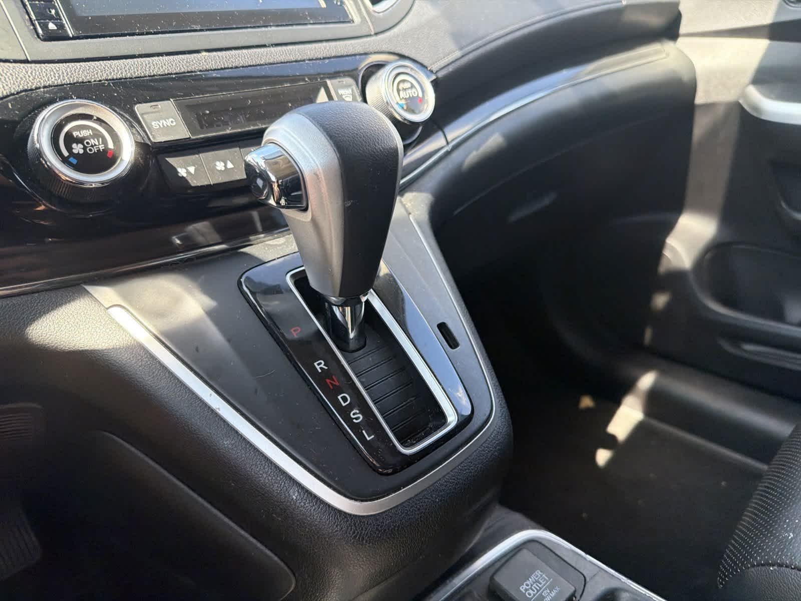 Used 2015 White Honda  image 15