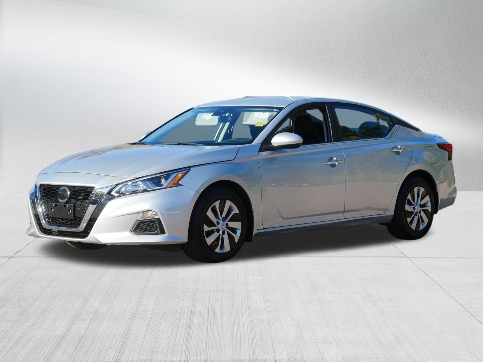 Certified Used 2021 Brilliant Silver Metallic Nissan 2.5 S image 3