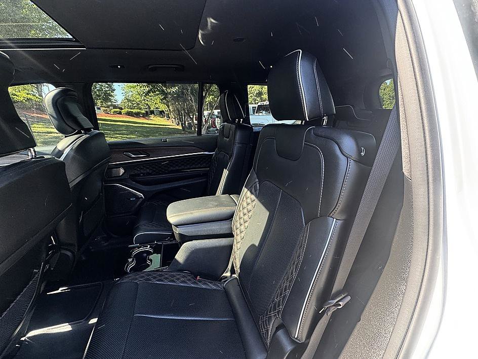 Used 2023 Bright White Clearcoat Jeep Summit image 11