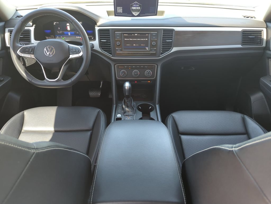 Used 2023  Volkswagen 2.0T SE image 15