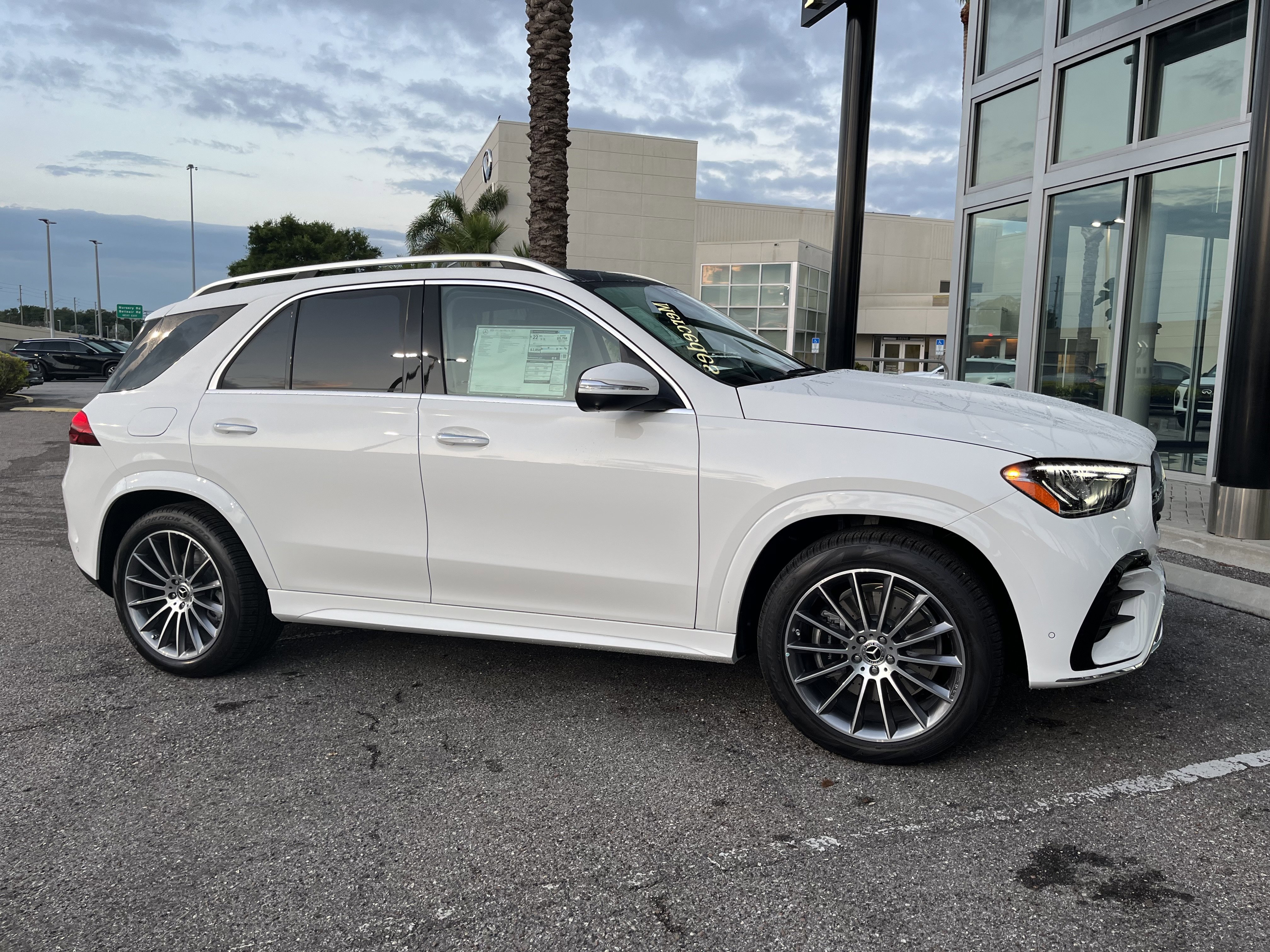 New 2026 POLAR WHITE Mercedes-Benz GLE 350 image 9