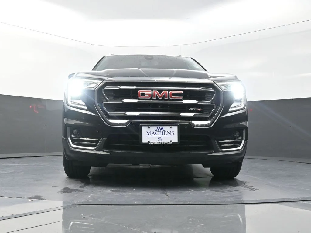 Used 2022 Black GMC AT4 image 25