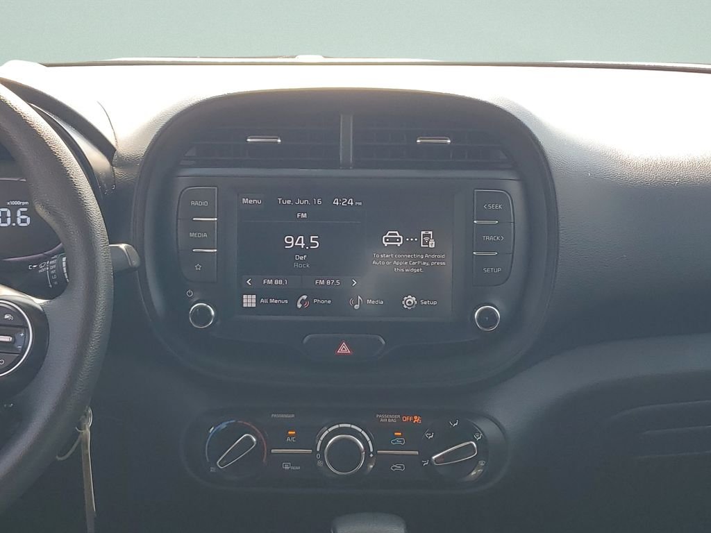 Used 2024 White Kia LX image 14