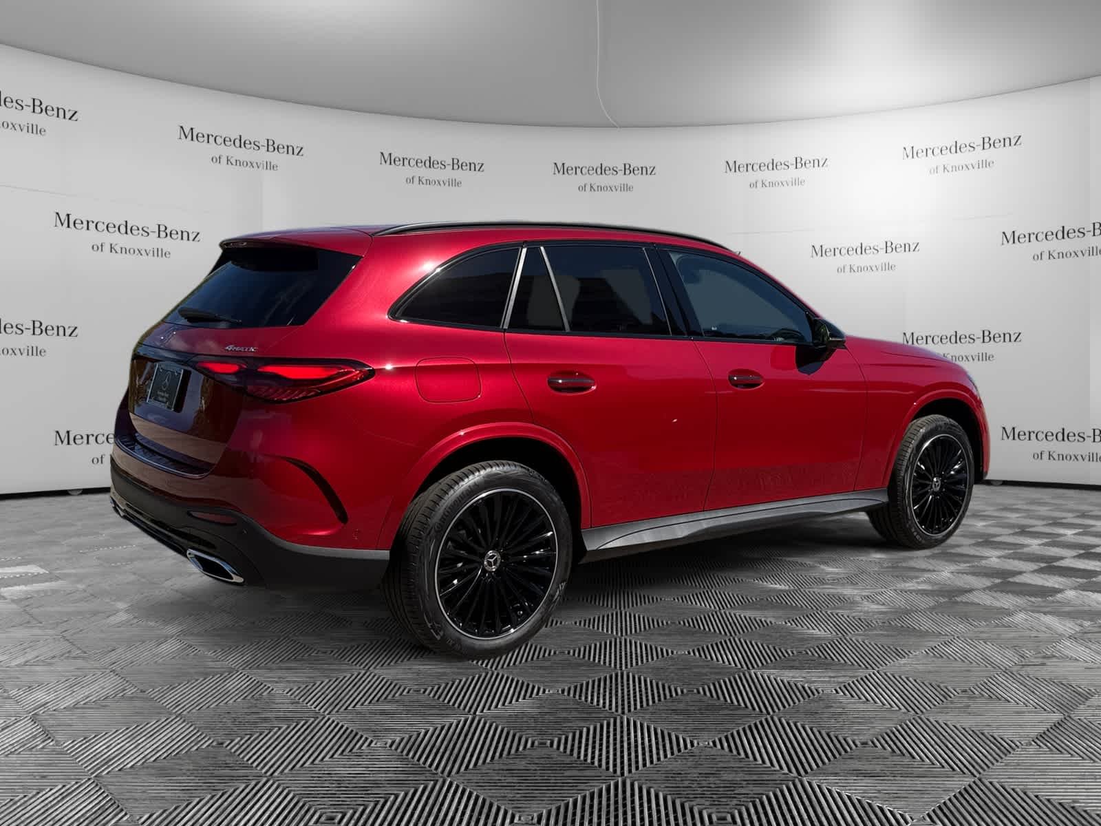 New 2027 MANUFAKTUR Patagonia Red Metallic Mercedes-Benz GLC 300 image 5