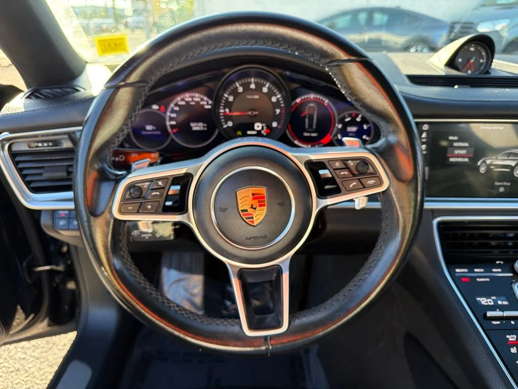 Used 2018 Black Porsche Base image 32