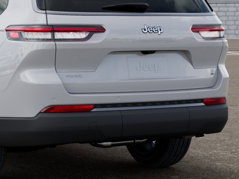 New 2026 Bright White Clear-Coat Exterior Paint Jeep Limited image 13