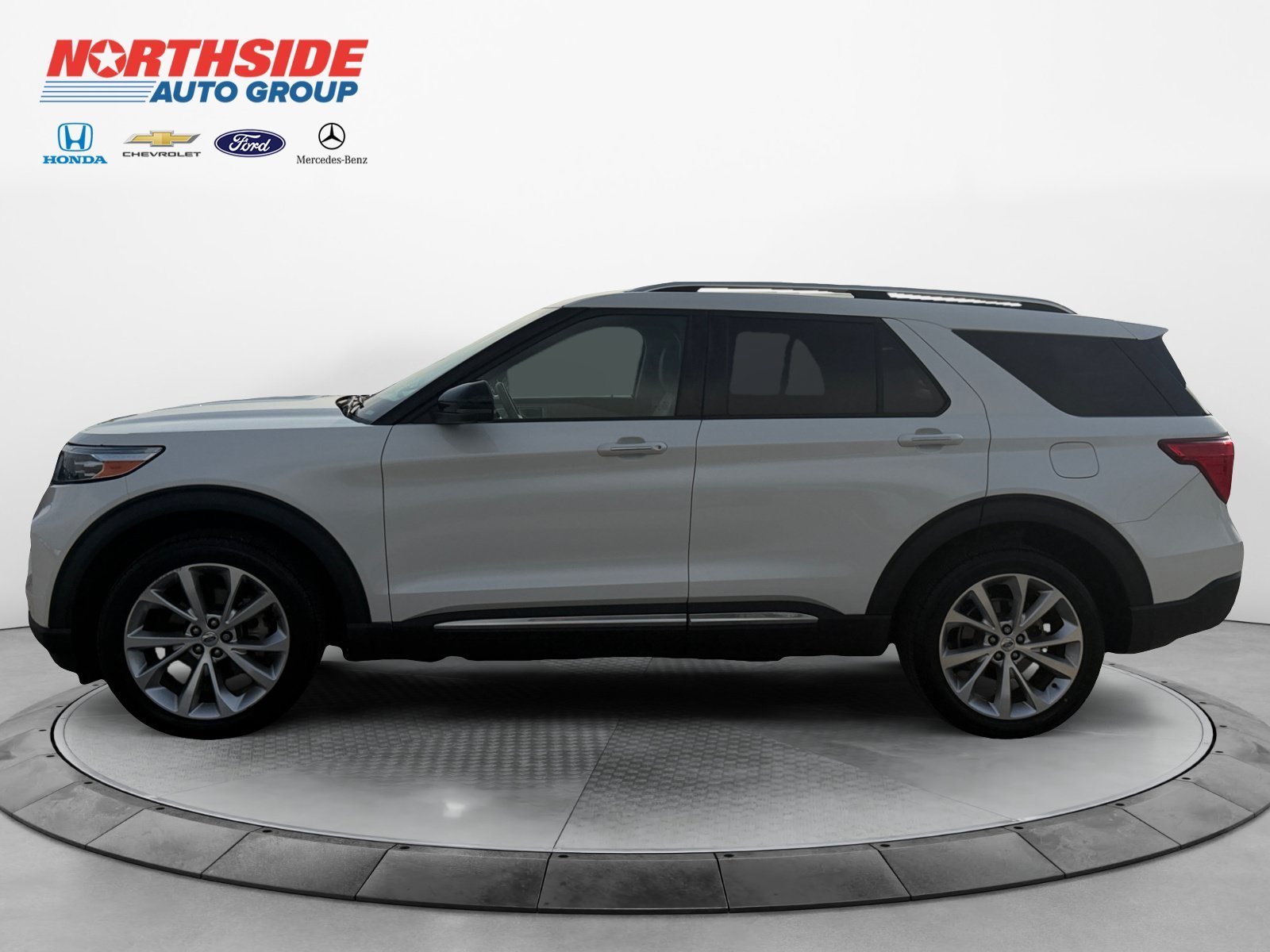 Used 2022 Star White Metallic Tri-Coat Ford Platinum image 4