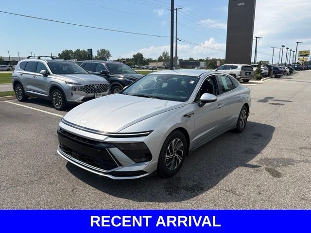 Used 2026 Silver Hyundai Blue image 6