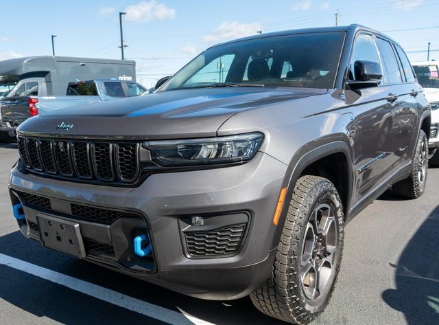Used 2023 Gray Jeep Trailhawk 4xe image 1