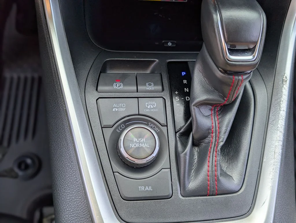 2024 Toyota RAV4 XSE - Photo 34