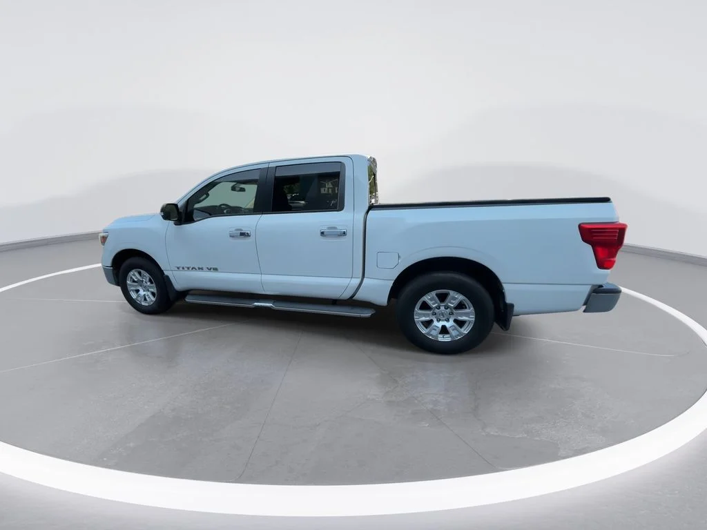Used 2018 White Nissan SV image 5