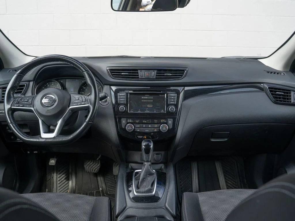 Used 2020 Silver Nissan SV image 21