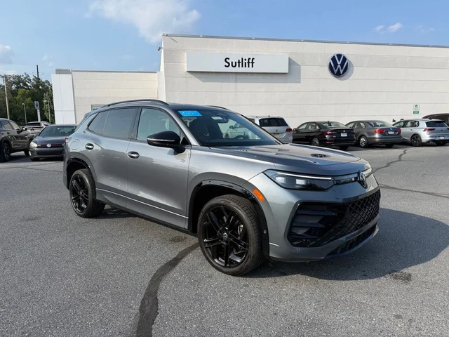 2025 Volkswagen Tiguan 2.0T SE R-Line Black