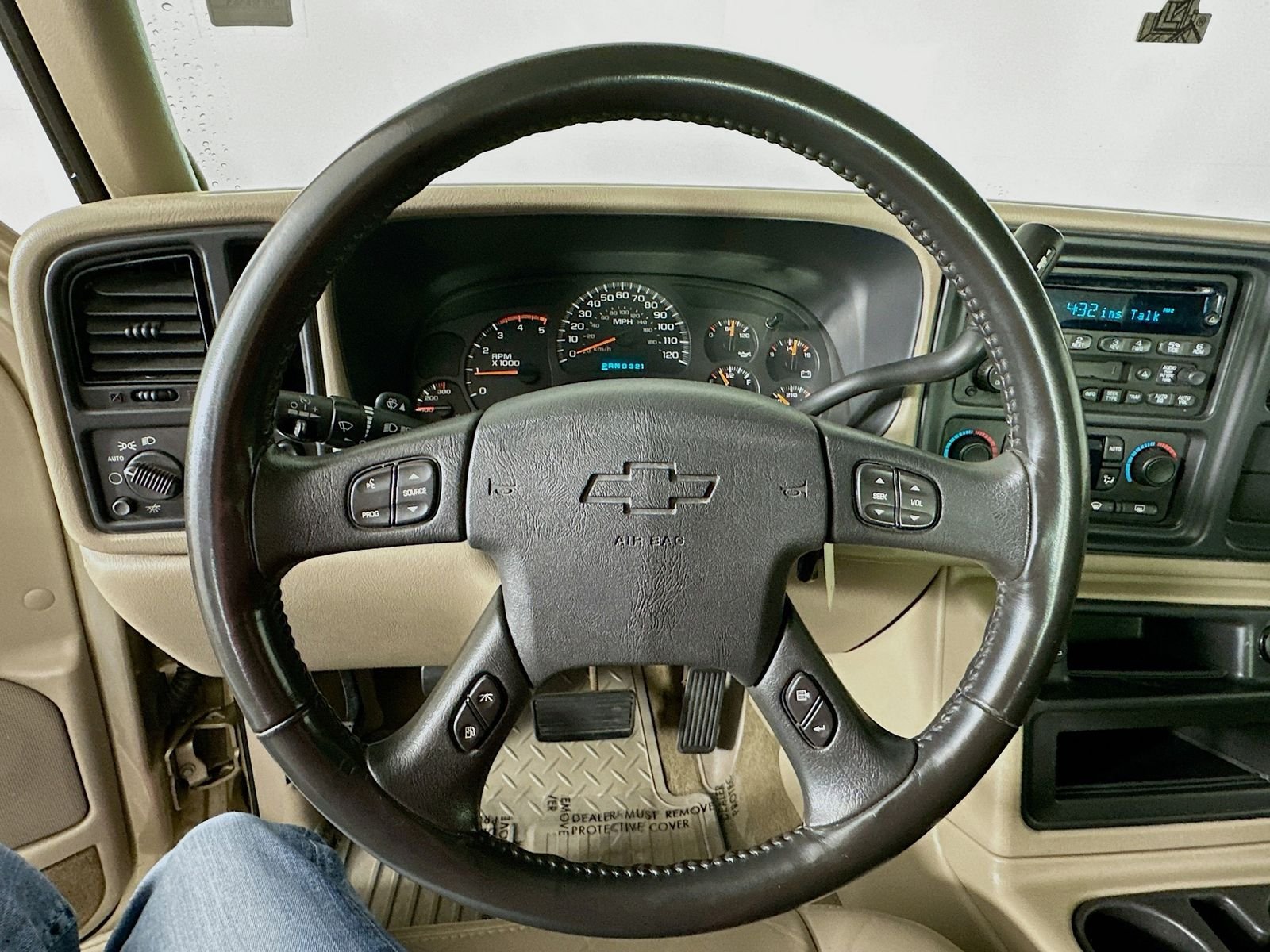 Used 2004 Sandstone Metallic Chevrolet Base image 12