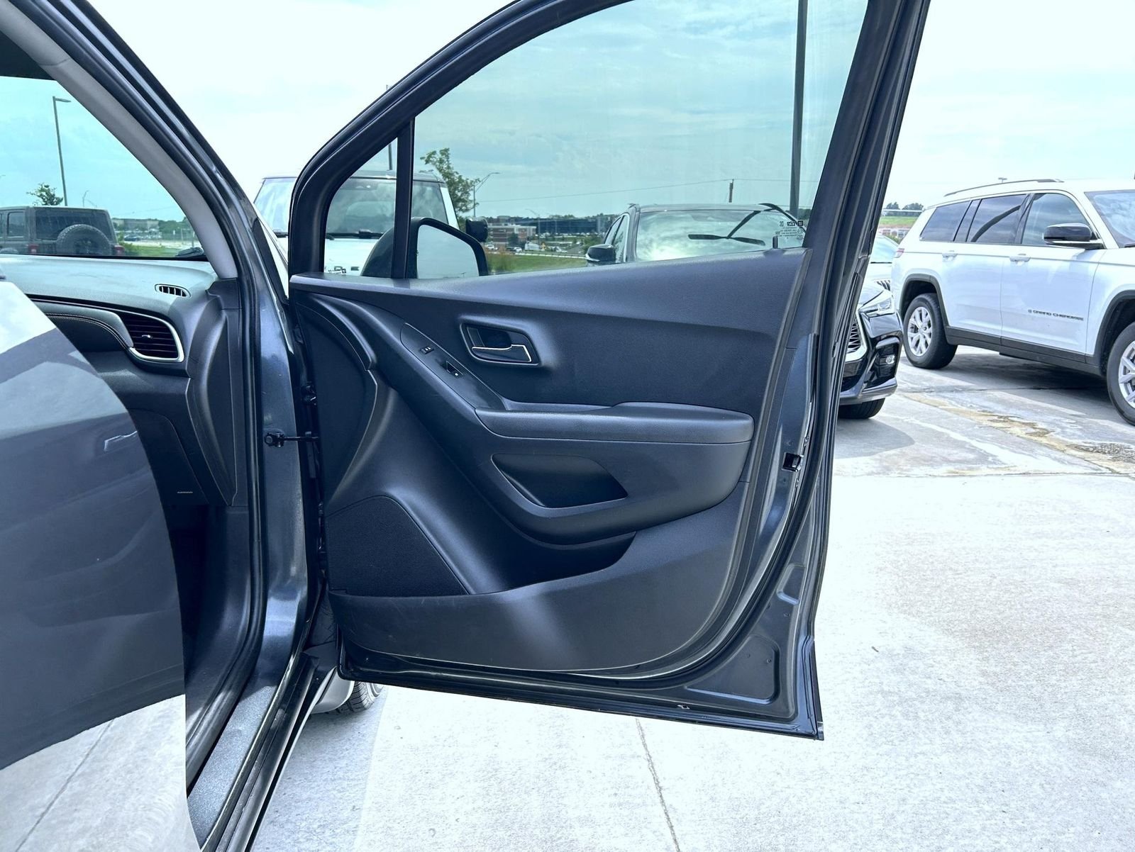 Used 2018 Gray Chevrolet LT image 16