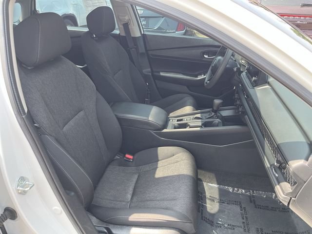 Used 2024 White Honda EX image 27